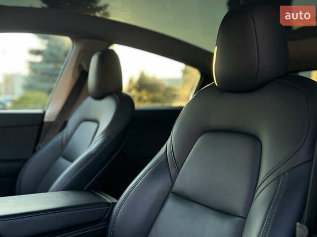 Синий Тесла Model Y, объемом двигателя 0 л и пробегом 72 тыс. км за 25750 $, фото 9 на Automoto.ua