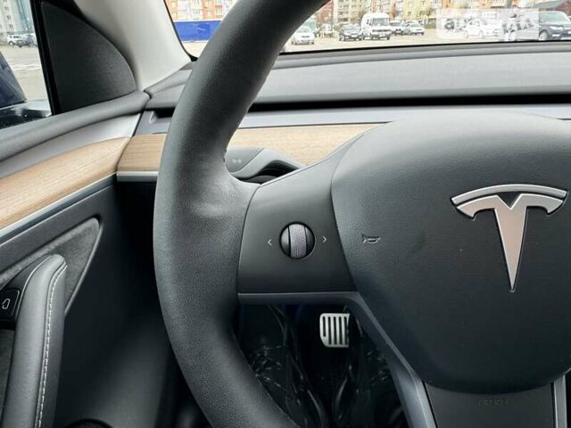 Синий Тесла Model Y, объемом двигателя 0 л и пробегом 28 тыс. км за 38555 $, фото 35 на Automoto.ua