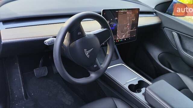 Синій Тесла Model Y, об'ємом двигуна 0 л та пробігом 62 тис. км за 25700 $, фото 2 на Automoto.ua