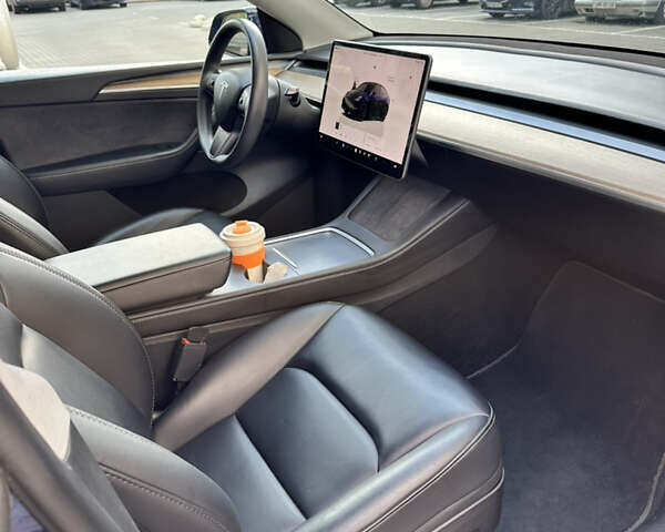 Синий Тесла Model Y, объемом двигателя 0 л и пробегом 27 тыс. км за 29500 $, фото 2 на Automoto.ua