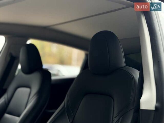 Синий Тесла Model Y, объемом двигателя 0 л и пробегом 40 тыс. км за 29999 $, фото 13 на Automoto.ua