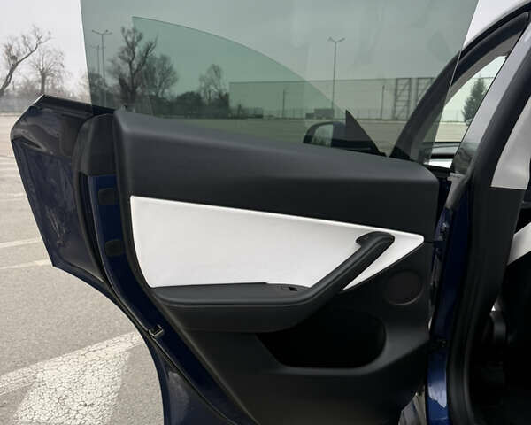 Синій Тесла Model Y, об'ємом двигуна 0 л та пробігом 68 тис. км за 25700 $, фото 22 на Automoto.ua