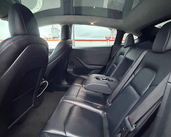 Синий Тесла Model Y, объемом двигателя 0 л и пробегом 130 тыс. км за 24500 $, фото 2 на Automoto.ua
