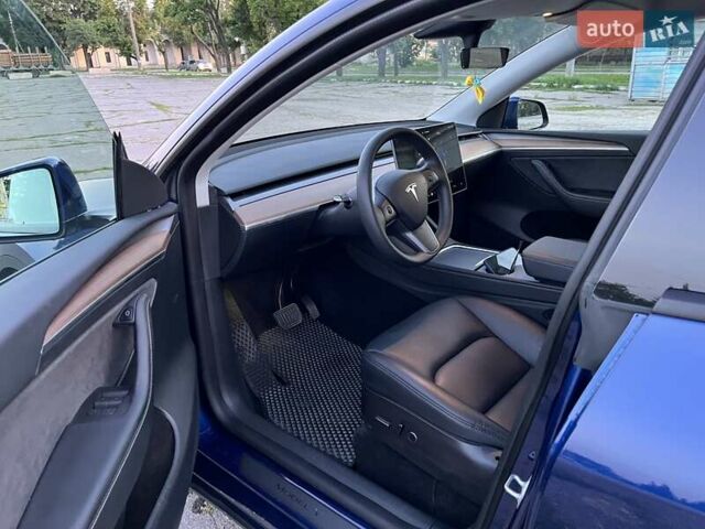 Синий Тесла Model Y, объемом двигателя 0 л и пробегом 27 тыс. км за 33300 $, фото 6 на Automoto.ua