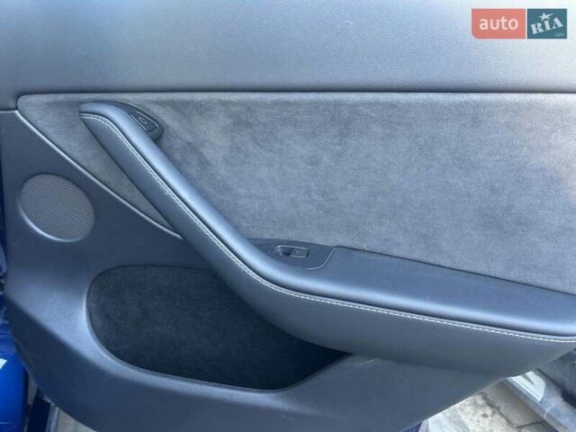 Синий Тесла Model Y, объемом двигателя 0 л и пробегом 93 тыс. км за 25500 $, фото 15 на Automoto.ua