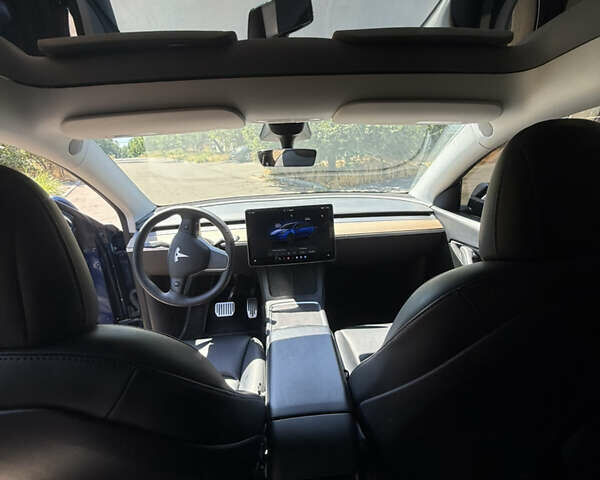 Синий Тесла Model Y, объемом двигателя 0 л и пробегом 137 тыс. км за 25000 $, фото 6 на Automoto.ua