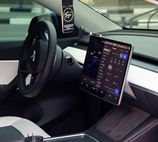 Синій Тесла Model Y, об'ємом двигуна 0 л та пробігом 70 тис. км за 27500 $, фото 2 на Automoto.ua
