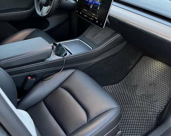 Синий Тесла Model Y, объемом двигателя 0 л и пробегом 27 тыс. км за 33300 $, фото 8 на Automoto.ua