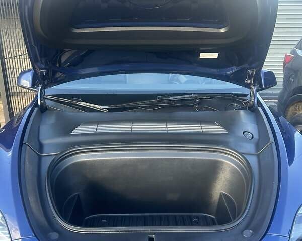 Синий Тесла Model Y, объемом двигателя 0 л и пробегом 93 тыс. км за 25500 $, фото 9 на Automoto.ua