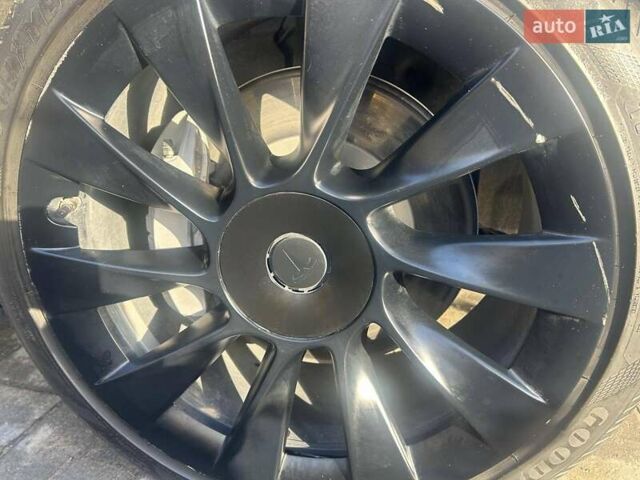 Синий Тесла Model Y, объемом двигателя 0 л и пробегом 93 тыс. км за 25500 $, фото 12 на Automoto.ua