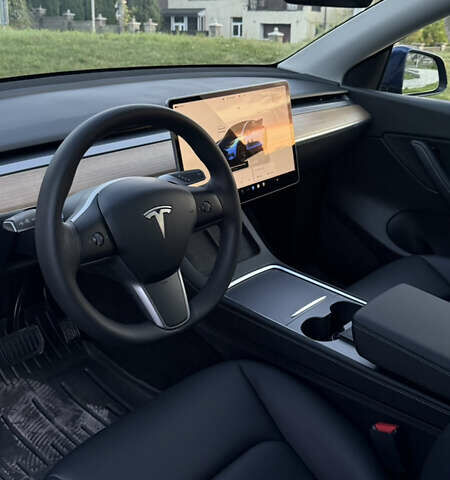 Синий Тесла Model Y, объемом двигателя 0 л и пробегом 18 тыс. км за 28000 $, фото 2 на Automoto.ua