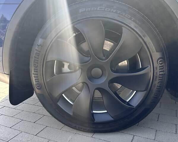 Синий Тесла Model Y, объемом двигателя 0 л и пробегом 48 тыс. км за 26700 $, фото 19 на Automoto.ua