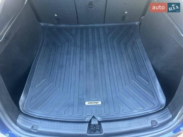 Синий Тесла Model Y, объемом двигателя 0 л и пробегом 93 тыс. км за 25500 $, фото 14 на Automoto.ua