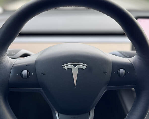 Синий Тесла Model Y, объемом двигателя 0 л и пробегом 52 тыс. км за 30900 $, фото 21 на Automoto.ua