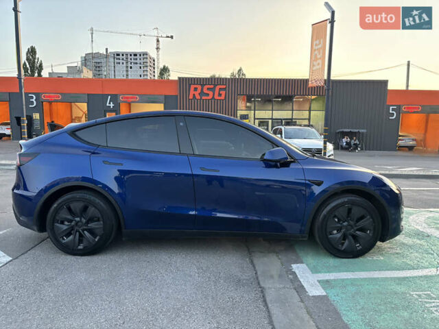 Синий Тесла Model Y, объемом двигателя 0 л и пробегом 43 тыс. км за 25500 $, фото 7 на Automoto.ua