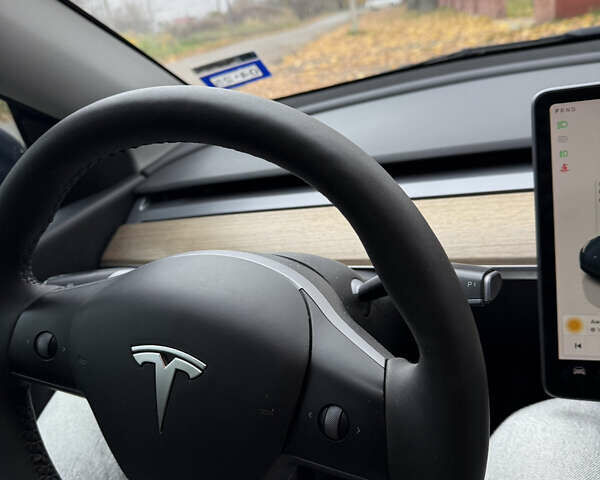 Синий Тесла Model Y, объемом двигателя 0 л и пробегом 133 тыс. км за 23900 $, фото 12 на Automoto.ua