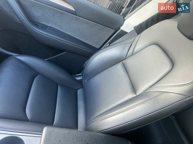 Синий Тесла Model Y, объемом двигателя 0 л и пробегом 93 тыс. км за 25500 $, фото 8 на Automoto.ua