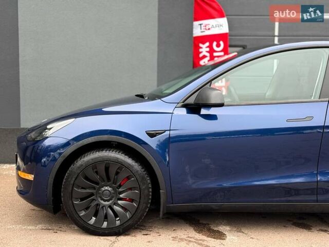 Синий Тесла Model Y, объемом двигателя 0 л и пробегом 40 тыс. км за 29999 $, фото 4 на Automoto.ua
