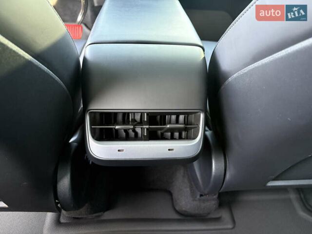 Синій Тесла Model Y, об'ємом двигуна 0 л та пробігом 76 тис. км за 27000 $, фото 11 на Automoto.ua