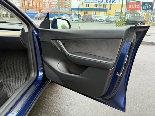 Синий Тесла Model Y, объемом двигателя 0 л и пробегом 120 тыс. км за 24500 $, фото 24 на Automoto.ua