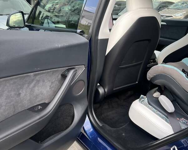 Синий Тесла Model Y, объемом двигателя 0 л и пробегом 9 тыс. км за 29000 $, фото 6 на Automoto.ua
