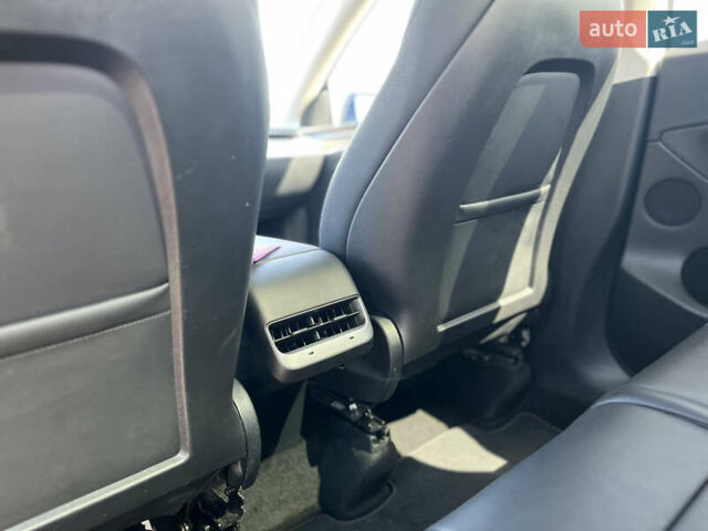 Синий Тесла Model Y, объемом двигателя 0 л и пробегом 28 тыс. км за 28819 $, фото 8 на Automoto.ua