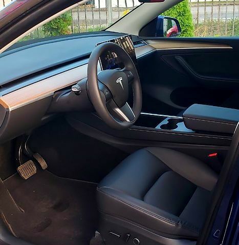 Синий Тесла Model Y, объемом двигателя 0.39 л и пробегом 1000 тыс. км за 32000 $, фото 3 на Automoto.ua