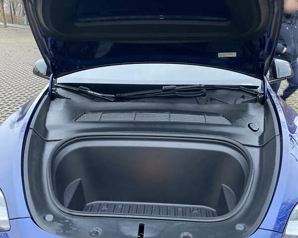 Синий Тесла Model Y, объемом двигателя 0 л и пробегом 42 тыс. км за 26900 $, фото 18 на Automoto.ua