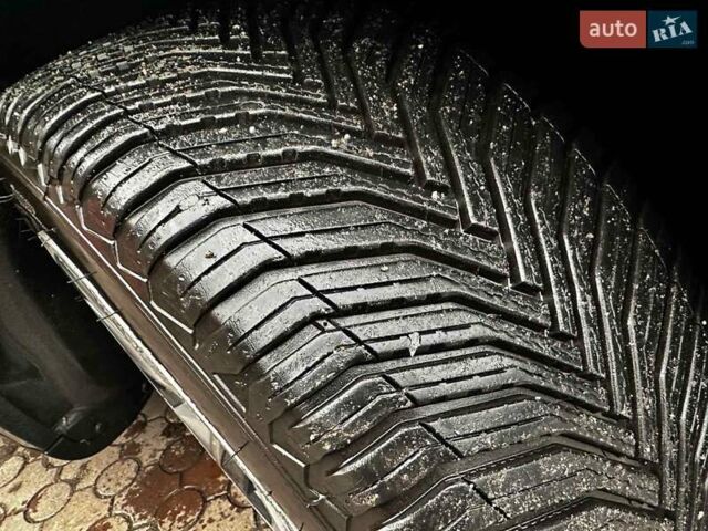 Синий Тесла Model Y, объемом двигателя 0 л и пробегом 59 тыс. км за 25500 $, фото 5 на Automoto.ua