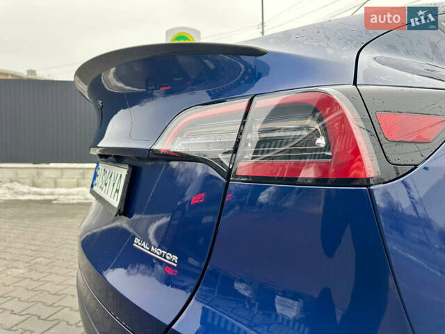 Синий Тесла Model Y, объемом двигателя 0 л и пробегом 15 тыс. км за 31400 $, фото 6 на Automoto.ua