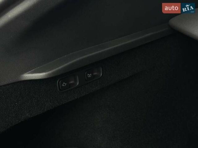 Синий Тесла Model Y, объемом двигателя 0 л и пробегом 10 тыс. км за 30494 $, фото 26 на Automoto.ua