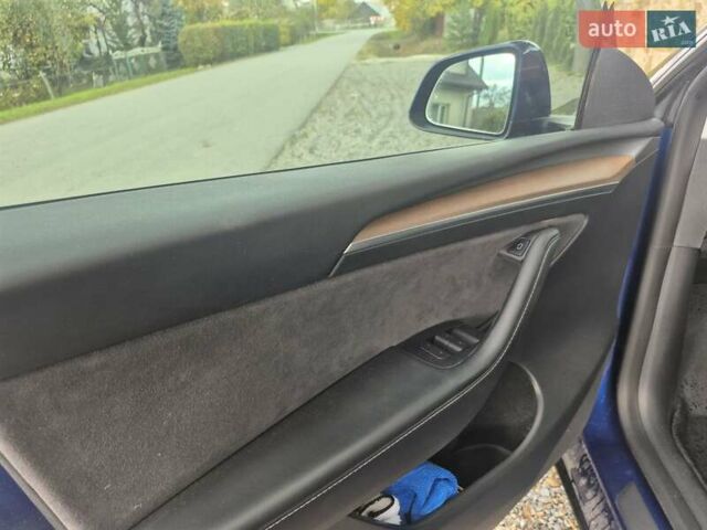 Тесла Model Y 2023 в Самборе на Automoto.ua Синий Тесла Model Y, объемом двигателя 0 л и пробегом 27 тыс. км за 25500 $, фото 14 на Automoto.ua