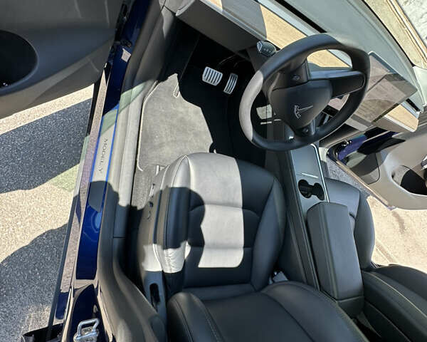 Синий Тесла Model Y, объемом двигателя 0 л и пробегом 15 тыс. км за 33000 $, фото 27 на Automoto.ua