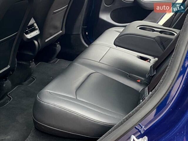 Синий Тесла Model Y, объемом двигателя 0 л и пробегом 35 тыс. км за 30999 $, фото 14 на Automoto.ua
