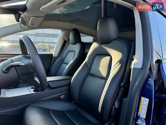 Синий Тесла Model Y, объемом двигателя 0 л и пробегом 48 тыс. км за 32990 $, фото 25 на Automoto.ua