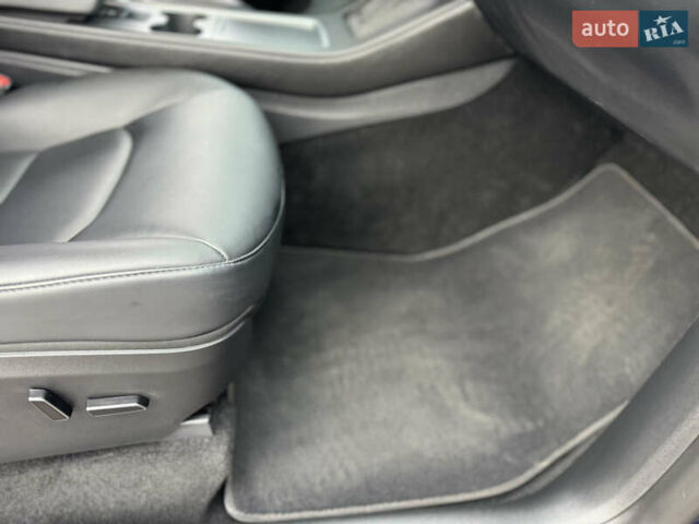 Синий Тесла Model Y, объемом двигателя 0 л и пробегом 36 тыс. км за 31000 $, фото 65 на Automoto.ua