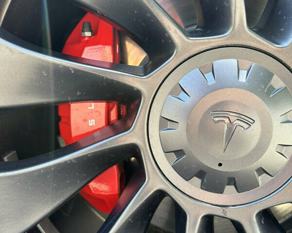 Синий Тесла Model Y, объемом двигателя 0 л и пробегом 15 тыс. км за 33000 $, фото 17 на Automoto.ua