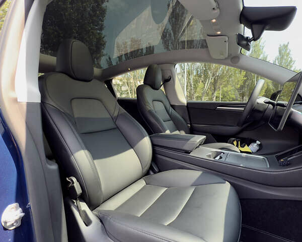 Синий Тесла Model Y, объемом двигателя 0 л и пробегом 12 тыс. км за 29000 $, фото 14 на Automoto.ua