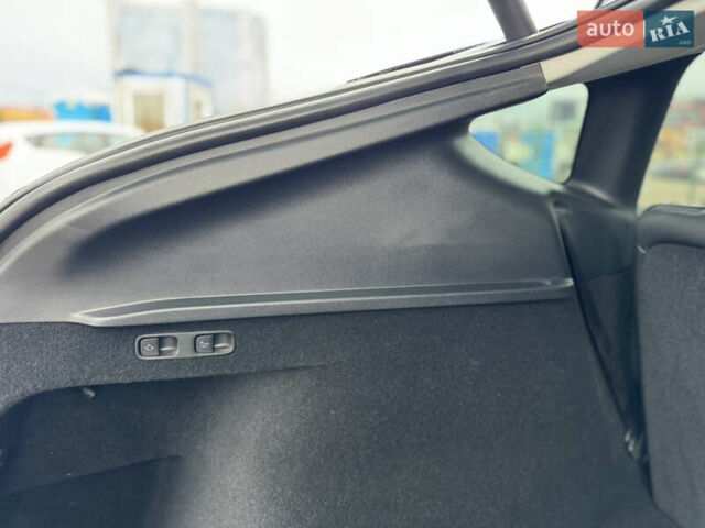 Синий Тесла Model Y, объемом двигателя 0 л и пробегом 36 тыс. км за 31000 $, фото 43 на Automoto.ua