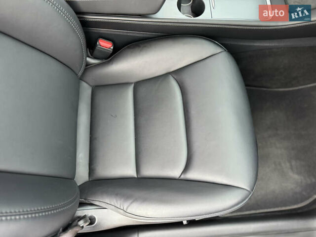 Синий Тесла Model Y, объемом двигателя 0 л и пробегом 36 тыс. км за 31000 $, фото 69 на Automoto.ua