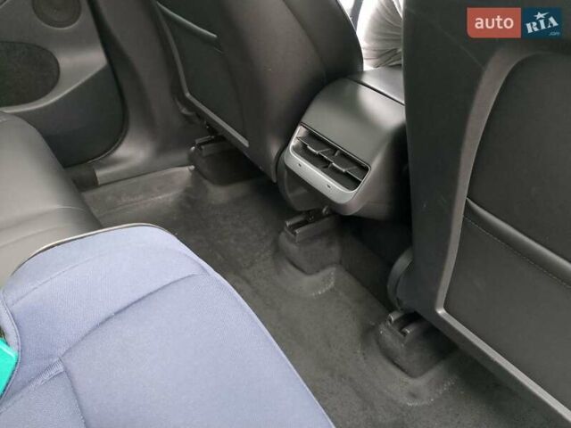 Синій Тесла Model Y, об'ємом двигуна 0 л та пробігом 54 тис. км за 30000 $, фото 26 на Automoto.ua