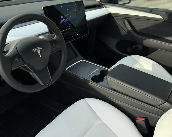 Синий Тесла Model Y, объемом двигателя 0 л и пробегом 10 тыс. км за 25000 $, фото 15 на Automoto.ua