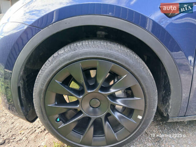 Синий Тесла Model Y, объемом двигателя 0 л и пробегом 25 тыс. км за 27300 $, фото 11 на Automoto.ua