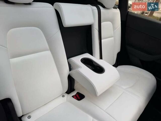 Синий Тесла Model Y, объемом двигателя 0 л и пробегом 14 тыс. км за 27600 $, фото 9 на Automoto.ua