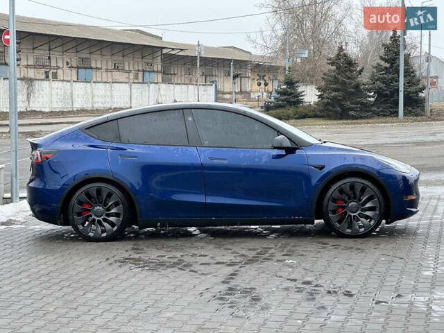 Синий Тесла Model Y, объемом двигателя 0 л и пробегом 15 тыс. км за 31400 $, фото 3 на Automoto.ua