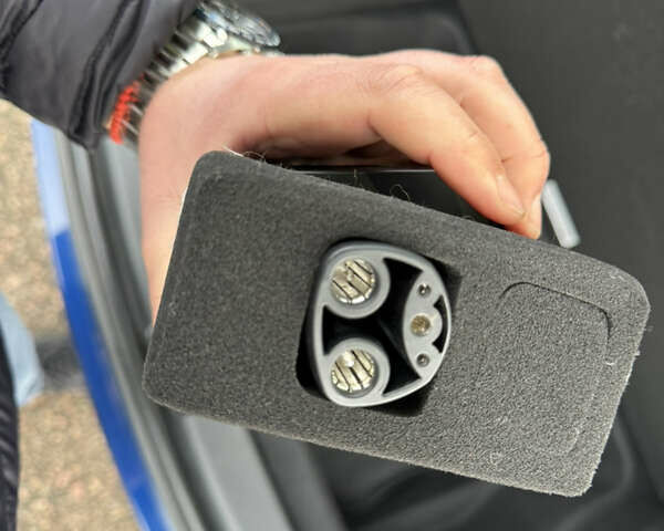 Синий Тесла Model Y, объемом двигателя 0 л и пробегом 36 тыс. км за 31000 $, фото 49 на Automoto.ua