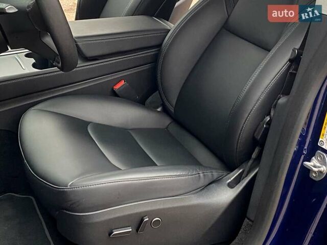 Синий Тесла Model Y, объемом двигателя 0 л и пробегом 35 тыс. км за 30999 $, фото 12 на Automoto.ua