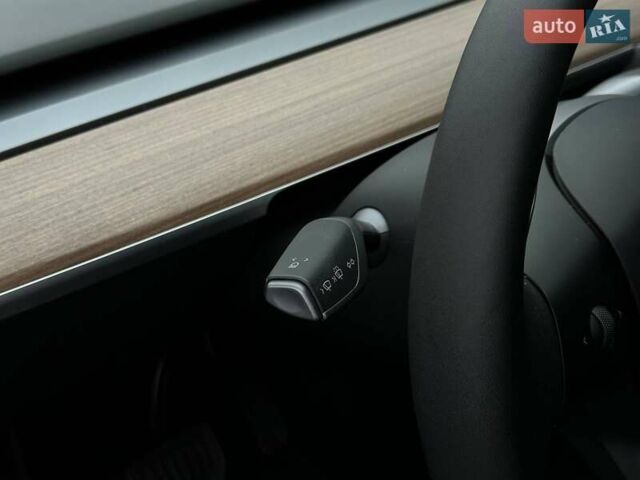 Синий Тесла Model Y, объемом двигателя 0 л и пробегом 10 тыс. км за 30494 $, фото 46 на Automoto.ua