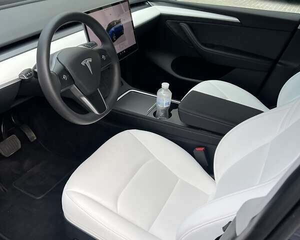 Синий Тесла Model Y, объемом двигателя 0 л и пробегом 9 тыс. км за 29000 $, фото 7 на Automoto.ua