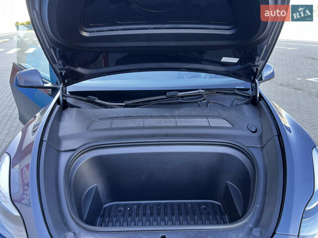 Синий Тесла Model Y, объемом двигателя 0 л и пробегом 38 тыс. км за 33000 $, фото 13 на Automoto.ua